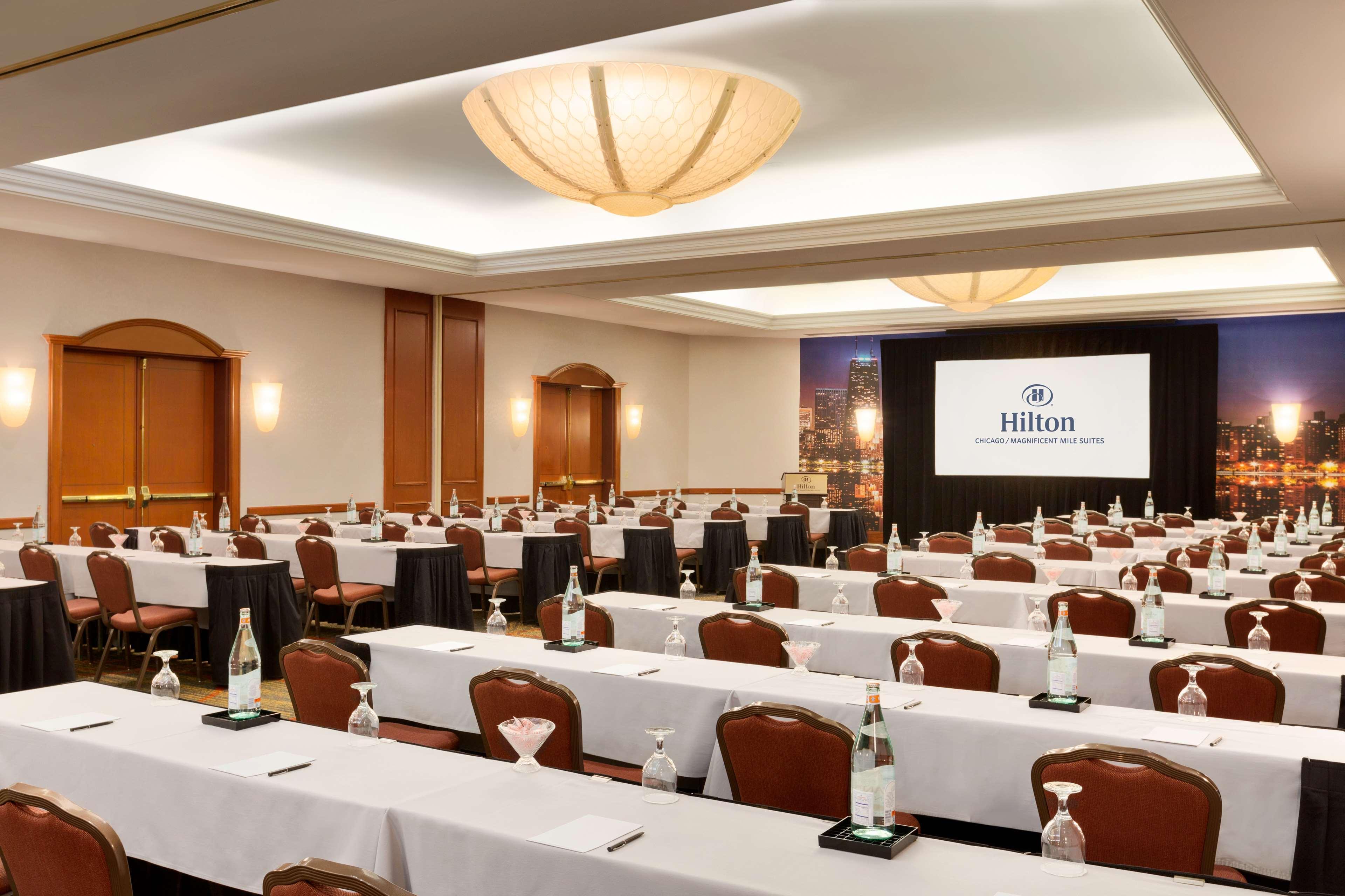 Hilton Chicago Magnificent Mile Suites Kültér fotó