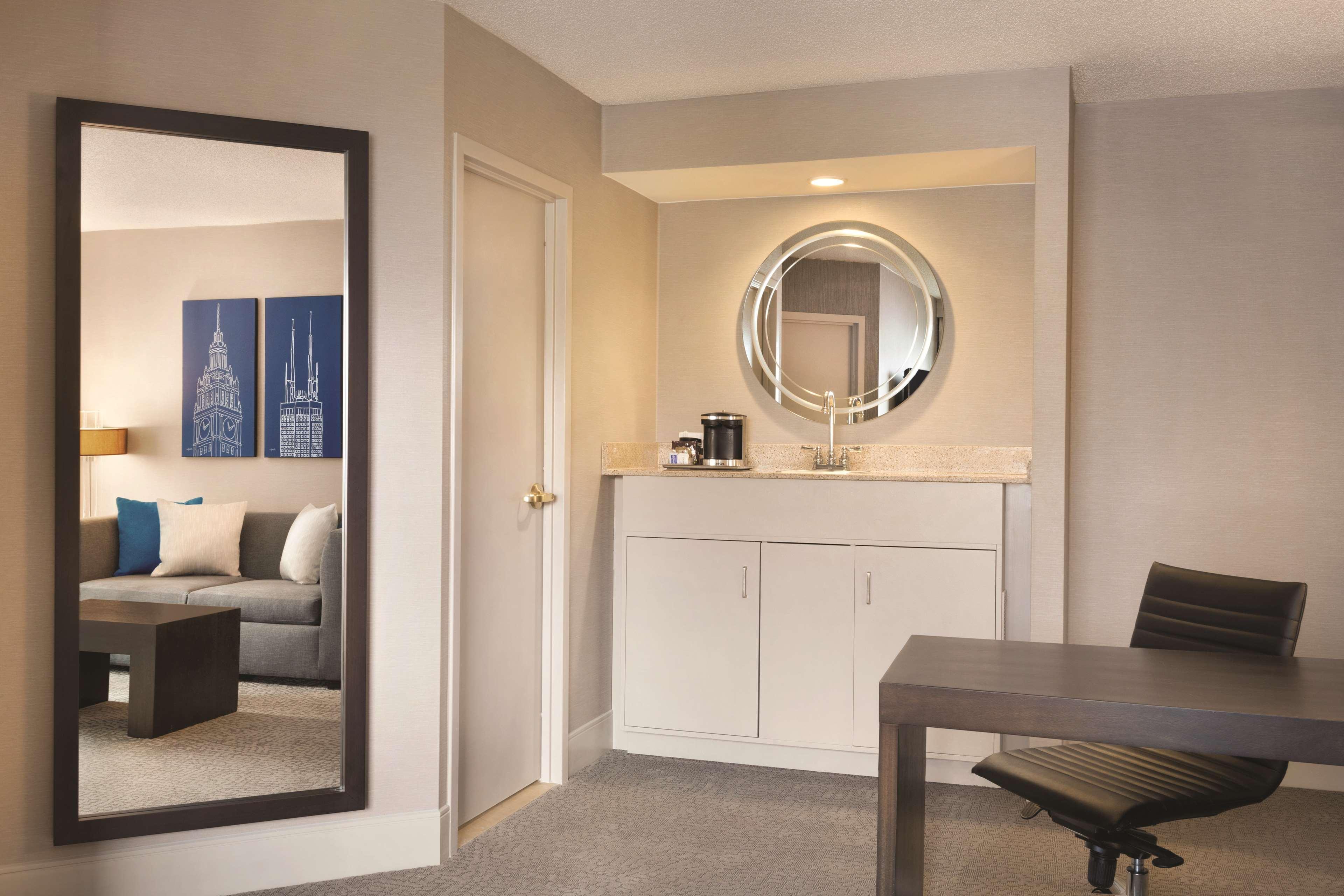 Hilton Chicago Magnificent Mile Suites Kültér fotó